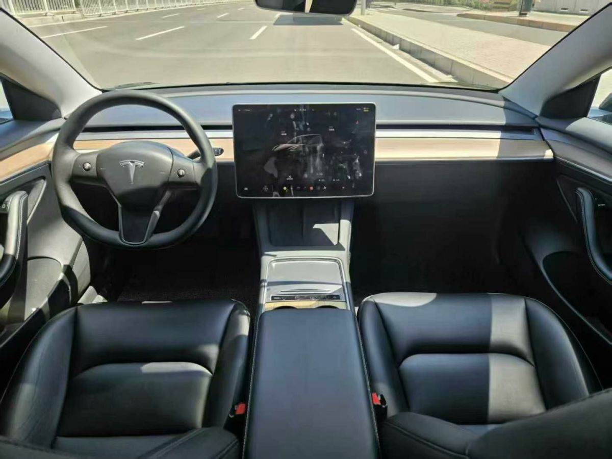 特斯拉 Model S  2023款 三電機(jī)全輪驅(qū)動 Plaid版圖片