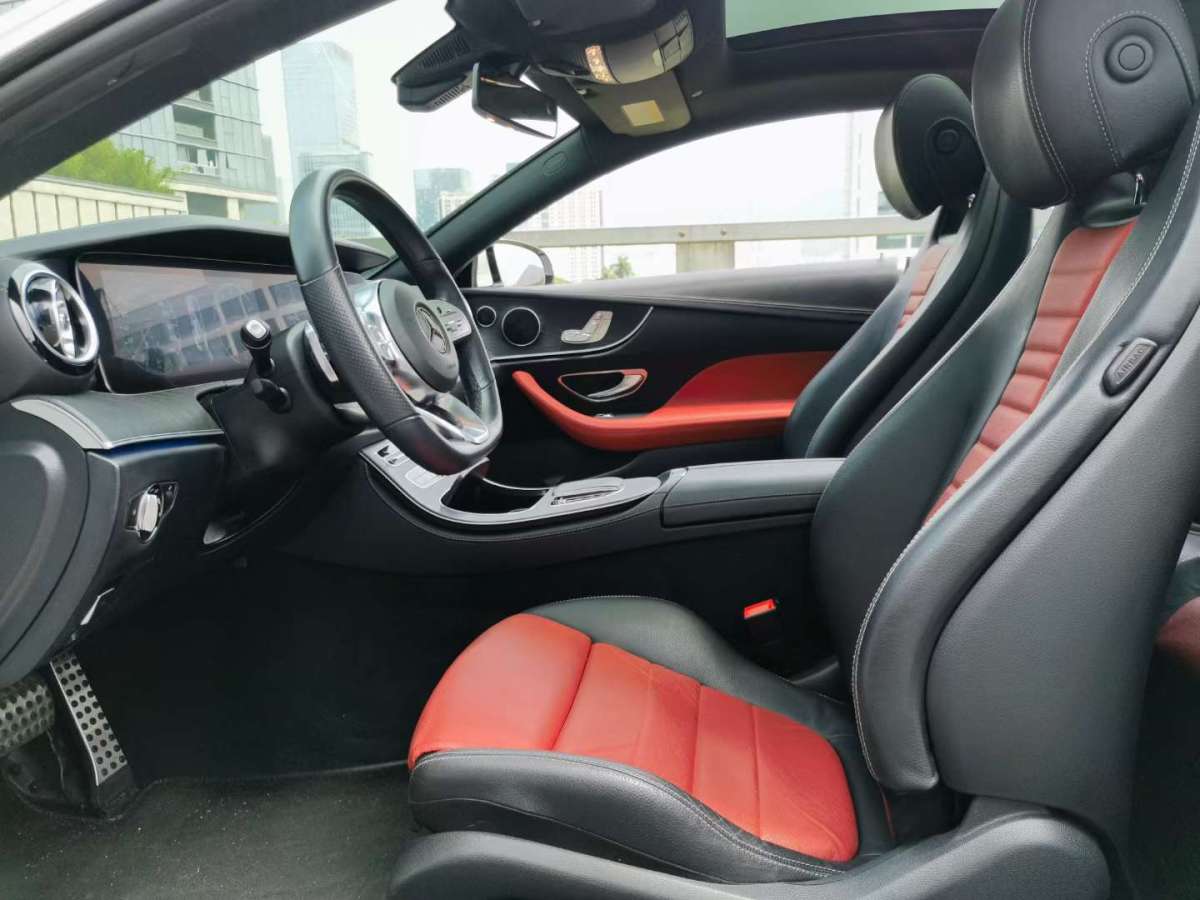 奔驰 奔驰E级  2019款 E 200 4MATIC 轿跑车图片