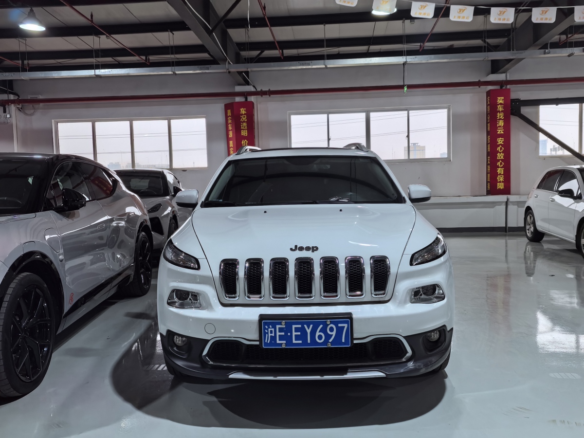 Jeep 自由光  2017款 2.4L 領(lǐng)先智能版圖片