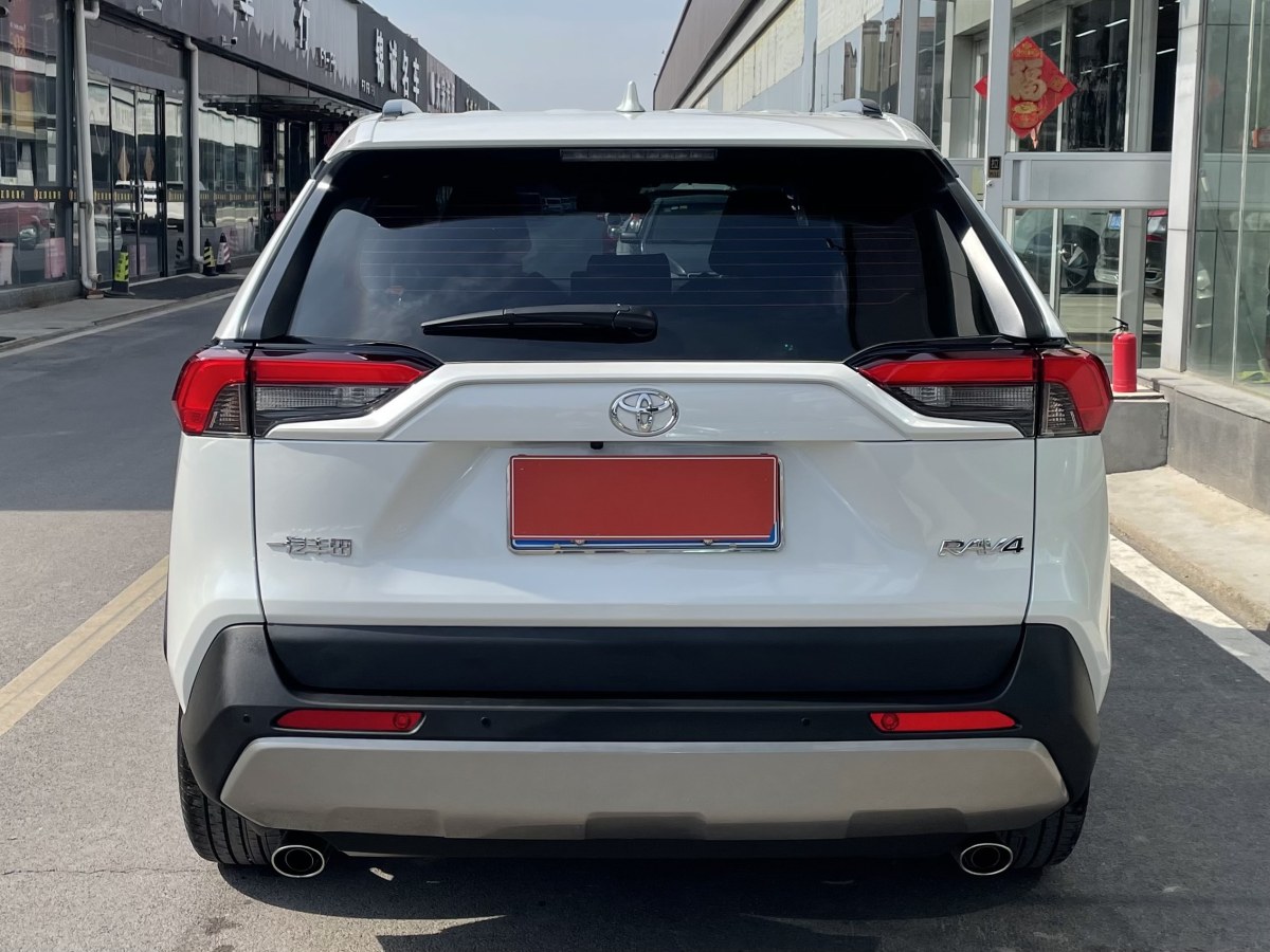 豐田 RAV4  2018款 榮放 2.0L CVT兩驅(qū)風(fēng)尚版圖片