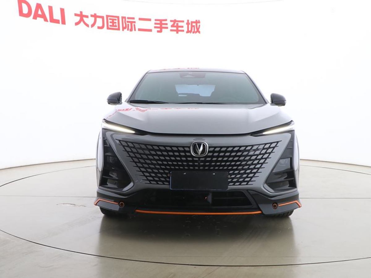 長(zhǎng)安 UNI-T  2022款 1.5T 運(yùn)動(dòng)版 尊貴型圖片