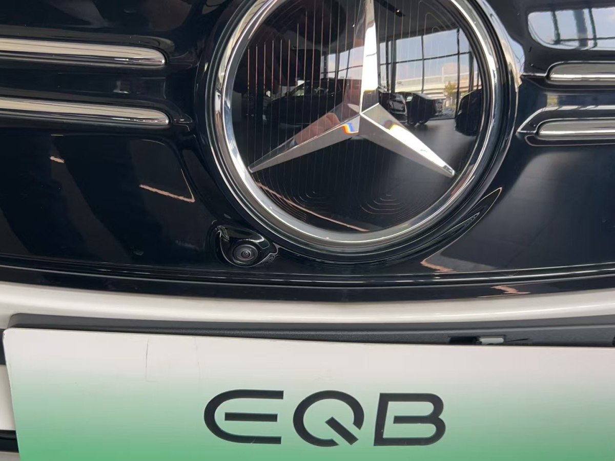 奔馳 奔馳EQB  2022款 EQB 350 4MATIC 首發(fā)特別版圖片