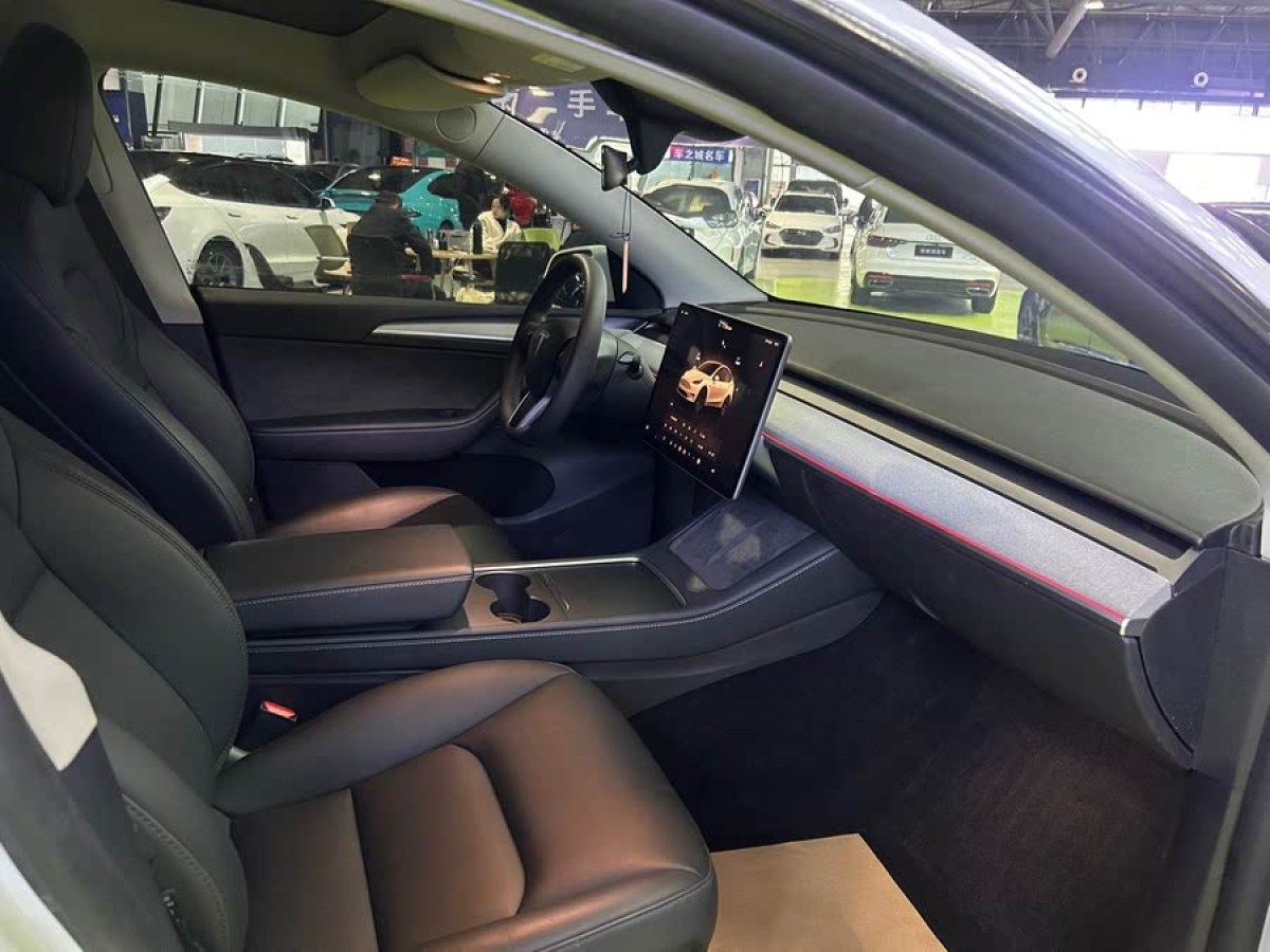特斯拉 Model Y  2024款 后輪驅(qū)動(dòng)版圖片