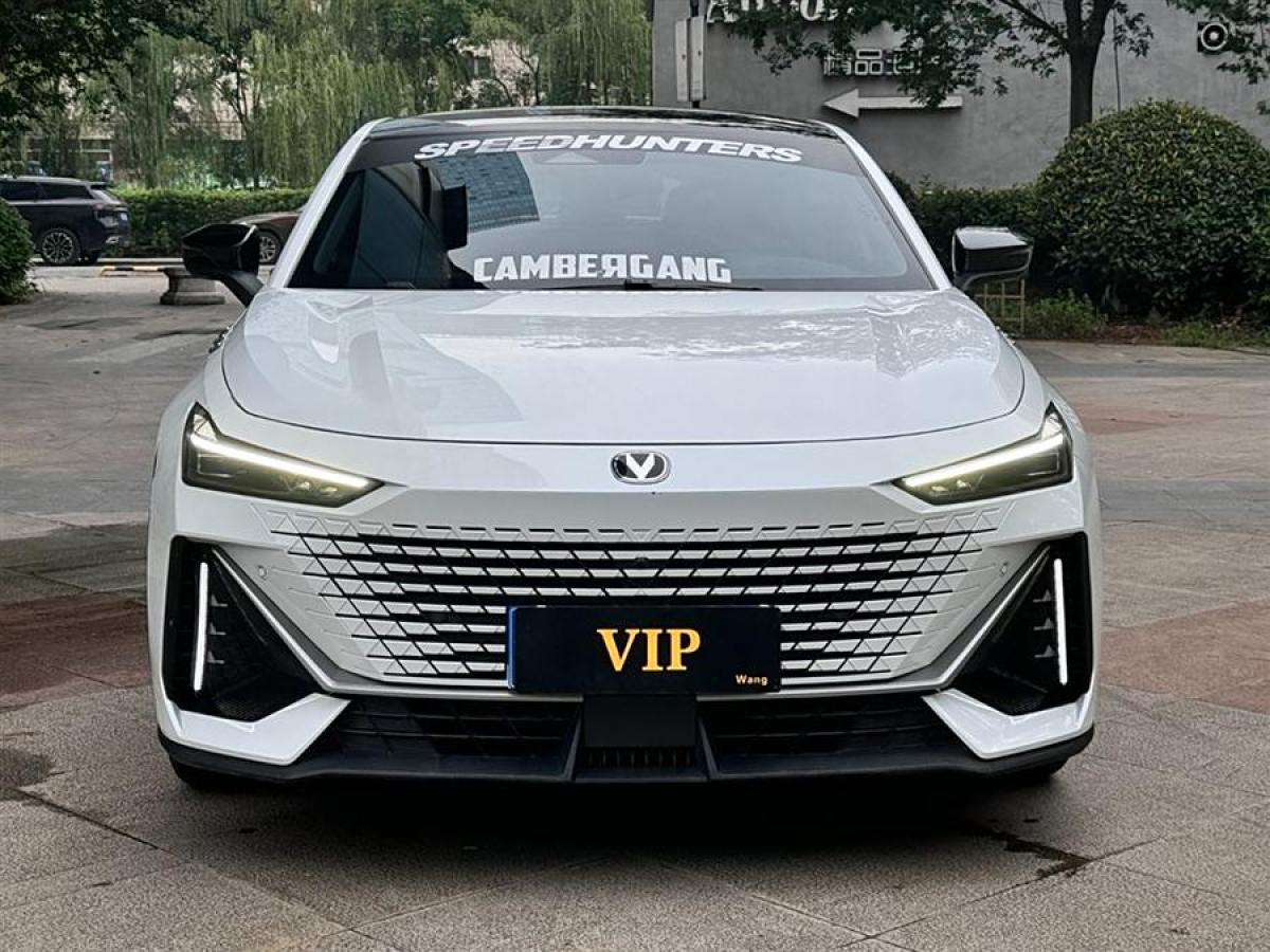 長(zhǎng)安 長(zhǎng)安UNI-V  2023款 1.5T 尊貴型圖片