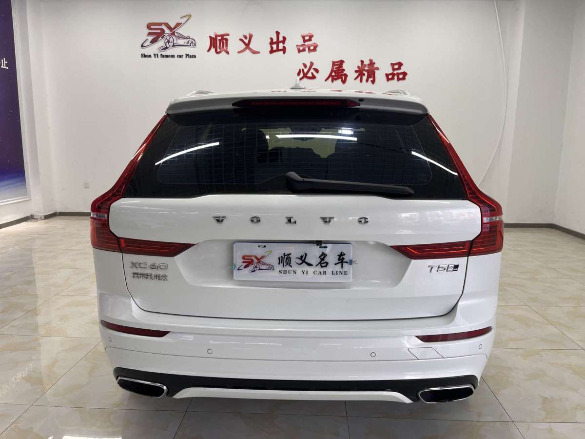 沃爾沃 XC60  2018款 T5 四驅(qū)智遠(yuǎn)運(yùn)動(dòng)版圖片