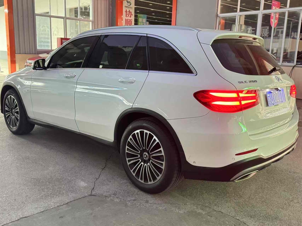 奔馳 奔馳GLC  2017款 GLC 260 4MATIC 動(dòng)感型圖片