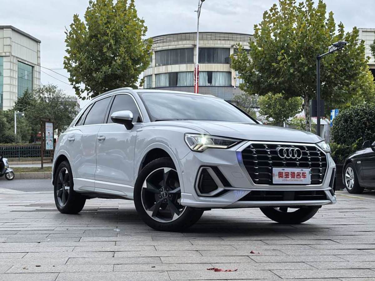 奧迪 奧迪Q3  2021款 35 TFSI 時(shí)尚動(dòng)感型圖片