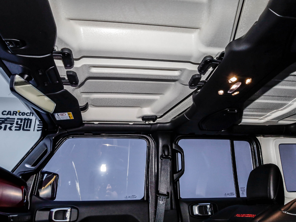 Jeep 牧马人 2021款 2.0T Rubicon 四门版图片