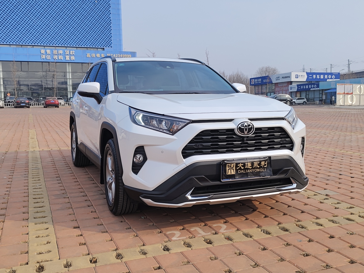 豐田 RAV4  2018款 榮放 2.0L CVT兩驅(qū)風(fēng)尚版圖片