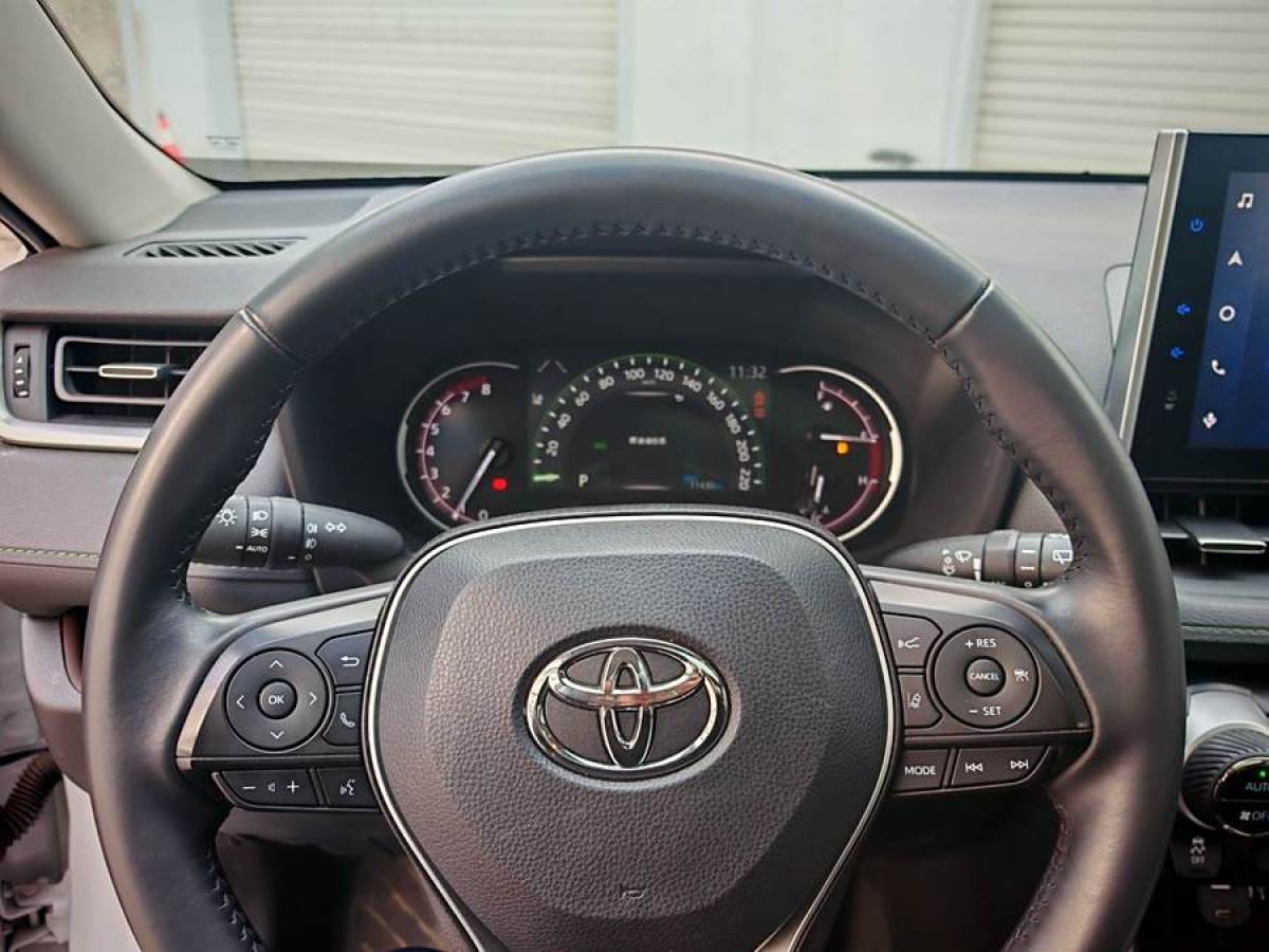 豐田 RAV4榮放  2022款 2.0L CVT四驅(qū)尊貴版圖片