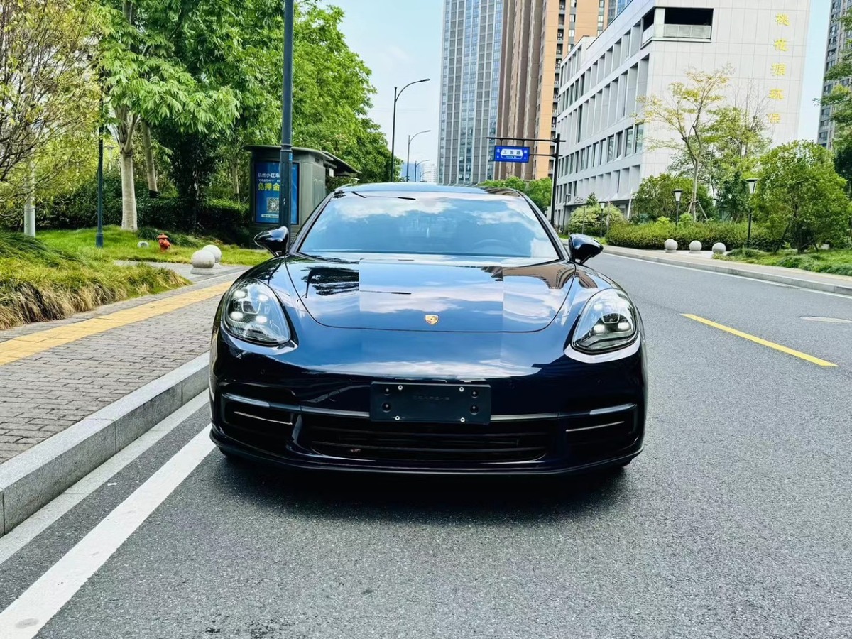 2018年8月保時(shí)捷 Panamera  2017款 Panamera 4 行政加長版 3.0T