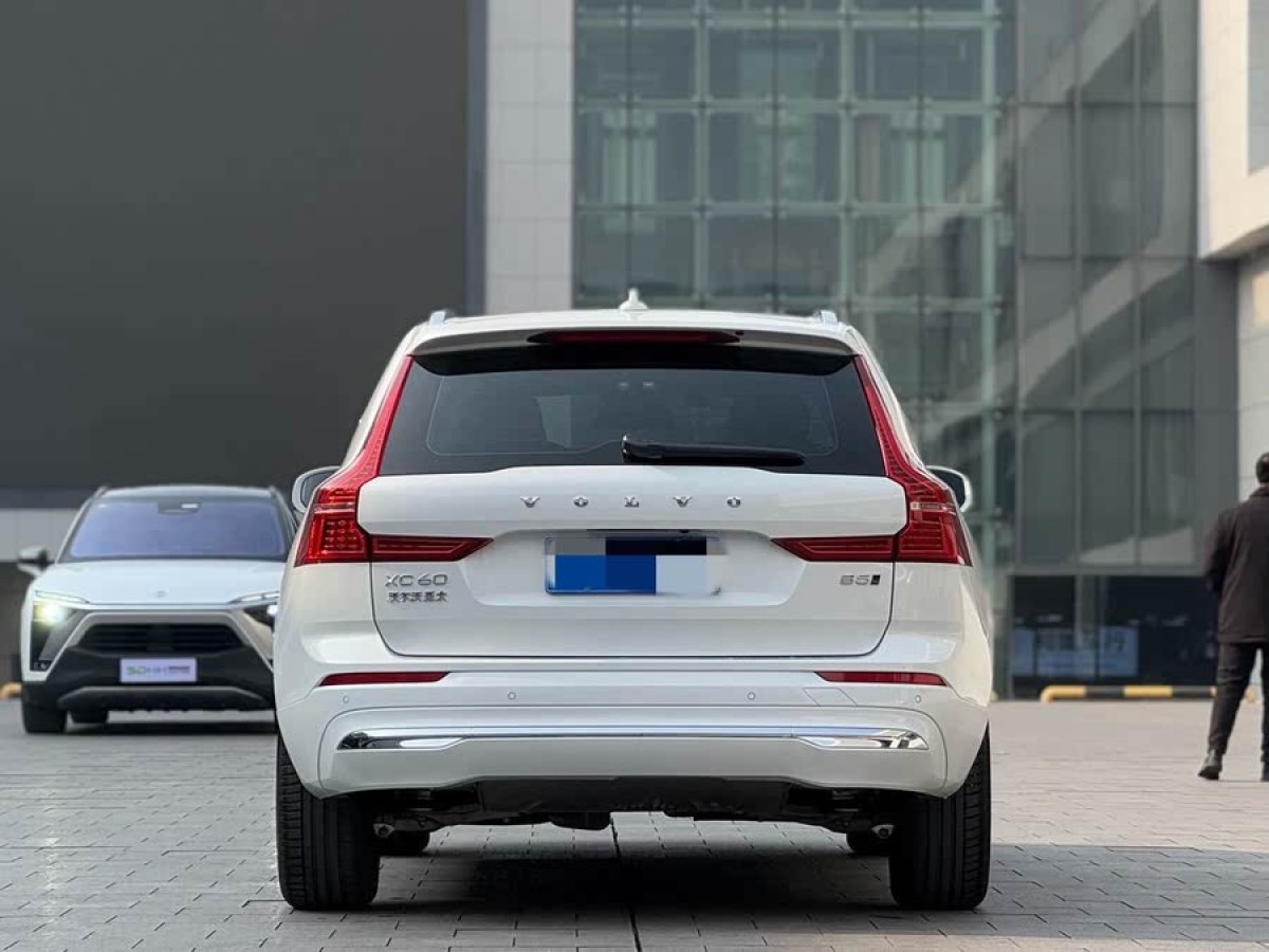 沃爾沃 XC60  2024款 B5 四驅(qū)智逸豪華版圖片