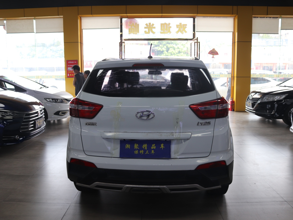 現(xiàn)代 ix25  2015款 1.6L 自動(dòng)兩驅(qū)智能型GLS圖片