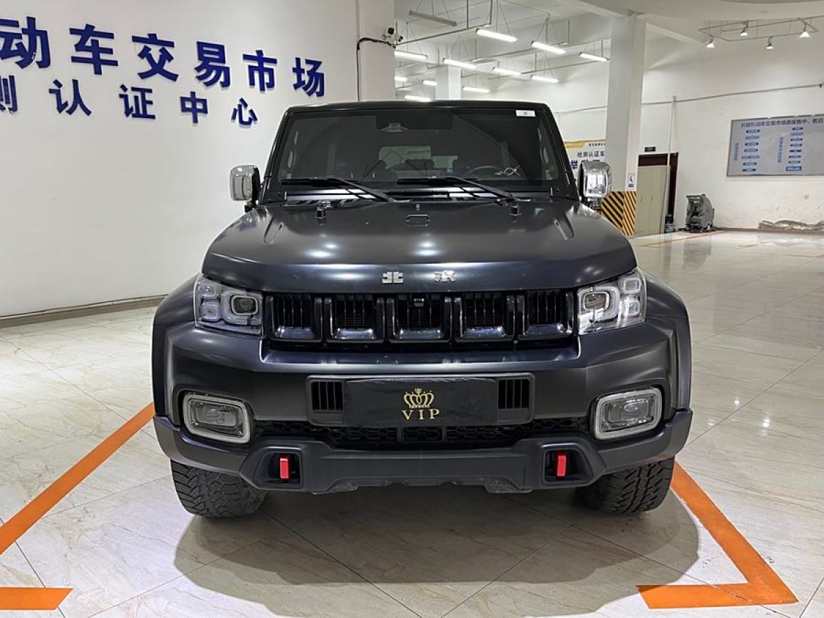 北京 BJ40  2021款 2.0D 自動(dòng)四驅(qū)刀鋒英雄版?zhèn)b客型（前后電控鎖）圖片