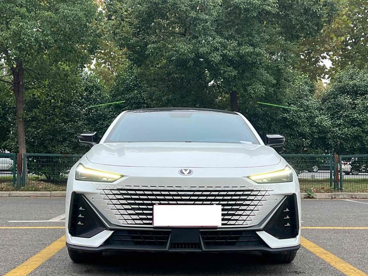 長(zhǎng)安 長(zhǎng)安UNI-V  2022款 1.5T 尊貴型圖片