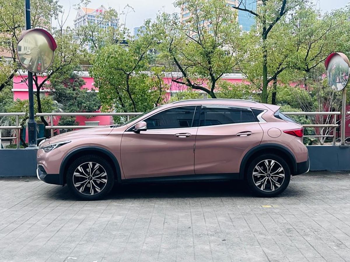 2018年12月英菲尼迪 QX30  2018款 1.6T 兩驅(qū)時(shí)尚版