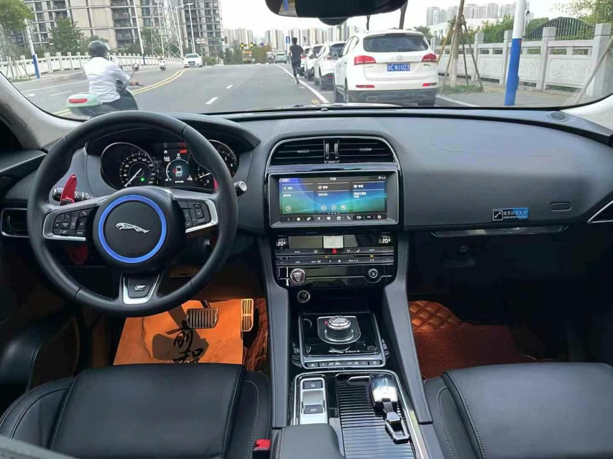 2019年1月捷豹 XE  2019款 2.0T 300PS 四驅(qū)Landmark Edition