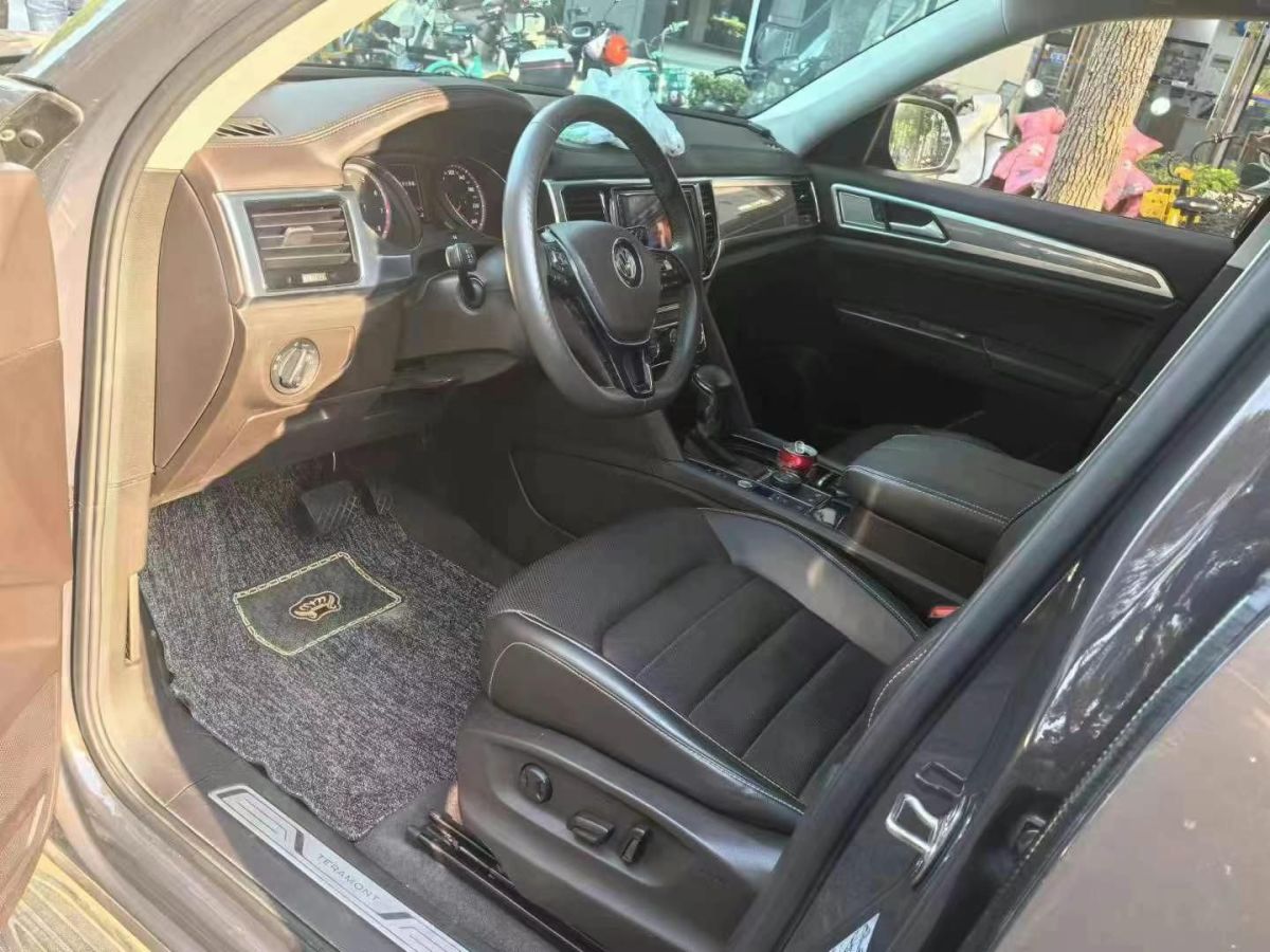 大眾 途昂  2019款  330TSI 兩驅(qū)尊崇豪華版圖片