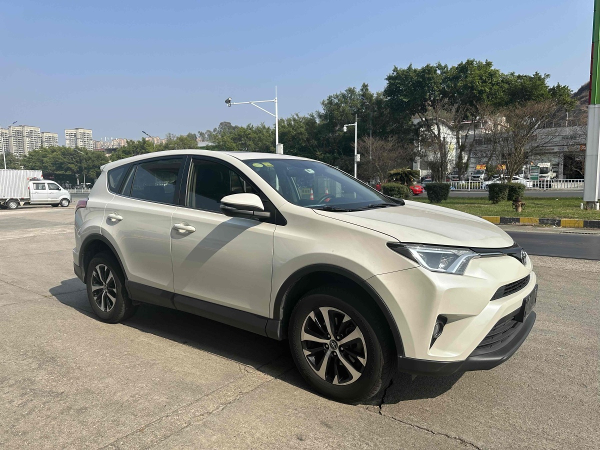 豐田 RAV4  2019款 榮放 2.0L CVT兩驅(qū)先鋒版圖片