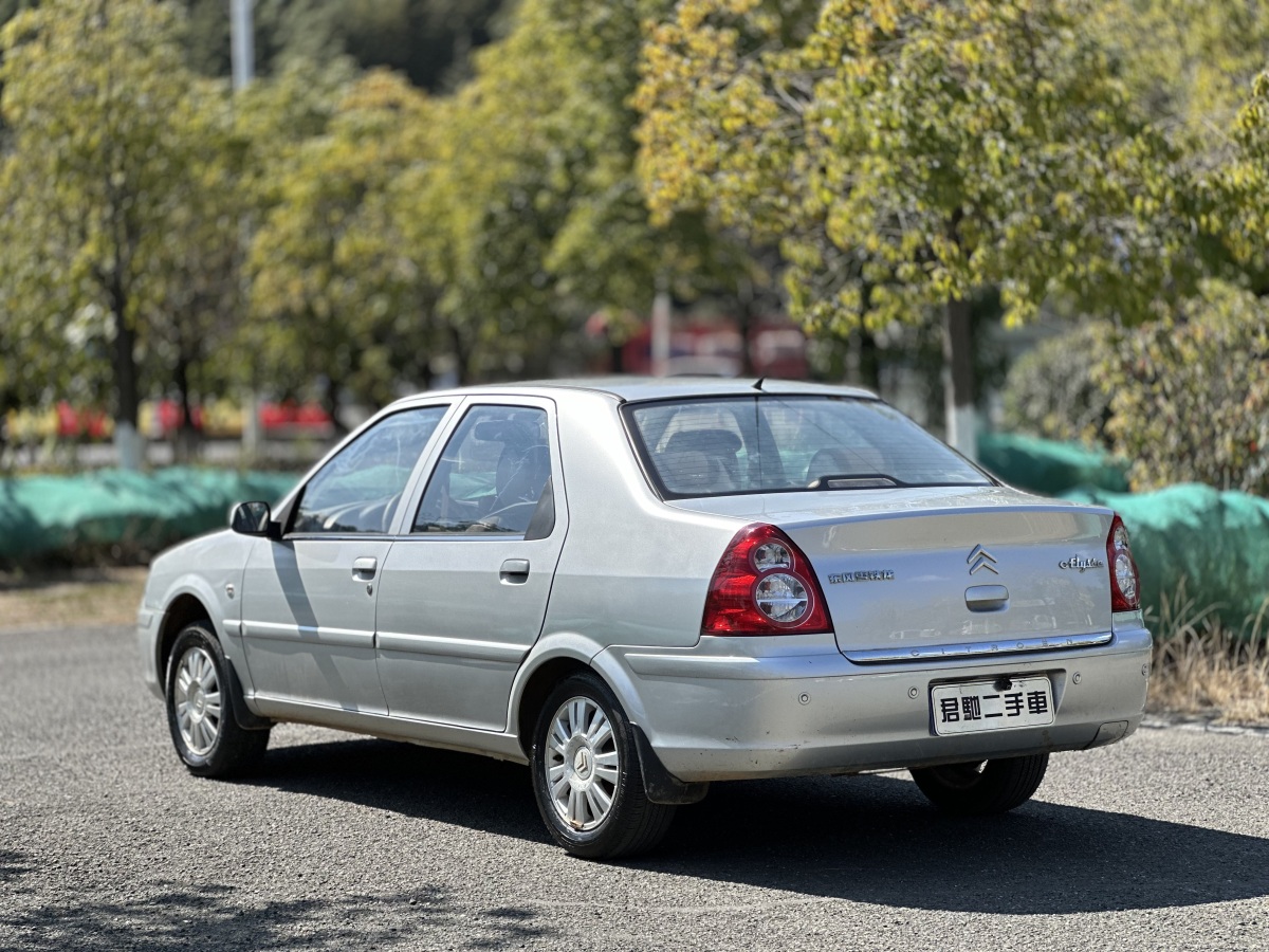 雪鐵龍 愛(ài)麗舍  2010款 三廂 1.6L 手動(dòng)科技型圖片