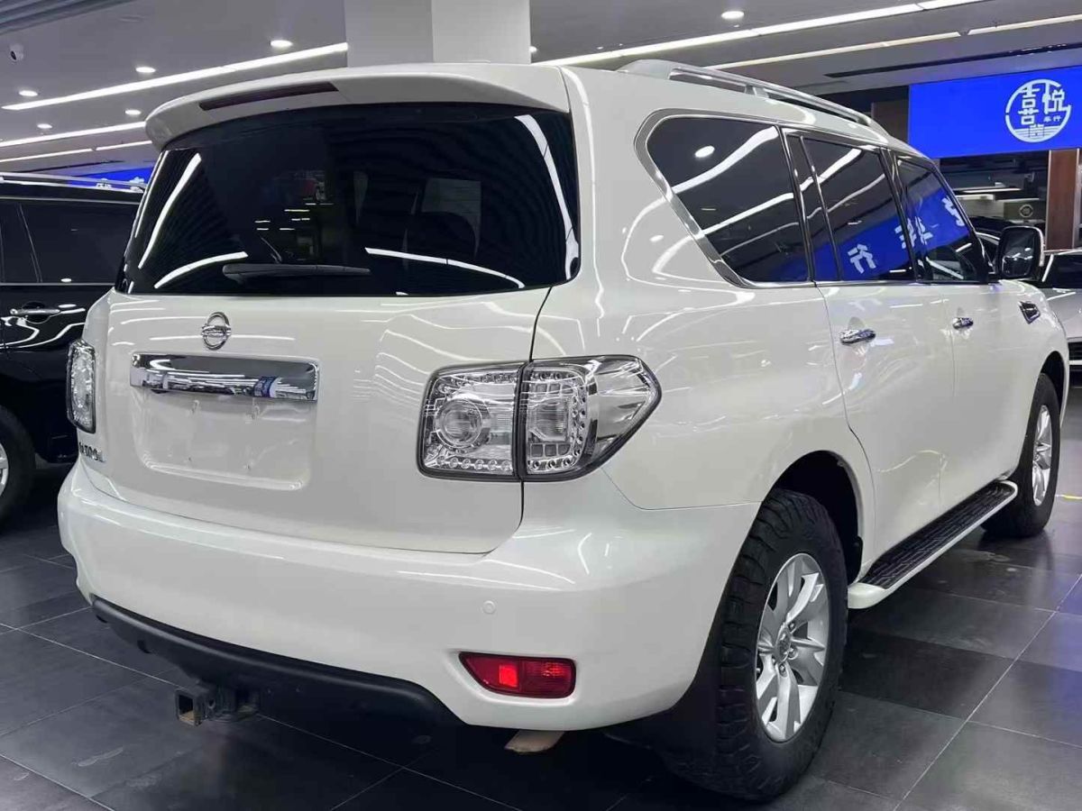 日產(chǎn) 途樂  2016款 5.6L 標(biāo)準(zhǔn)型圖片