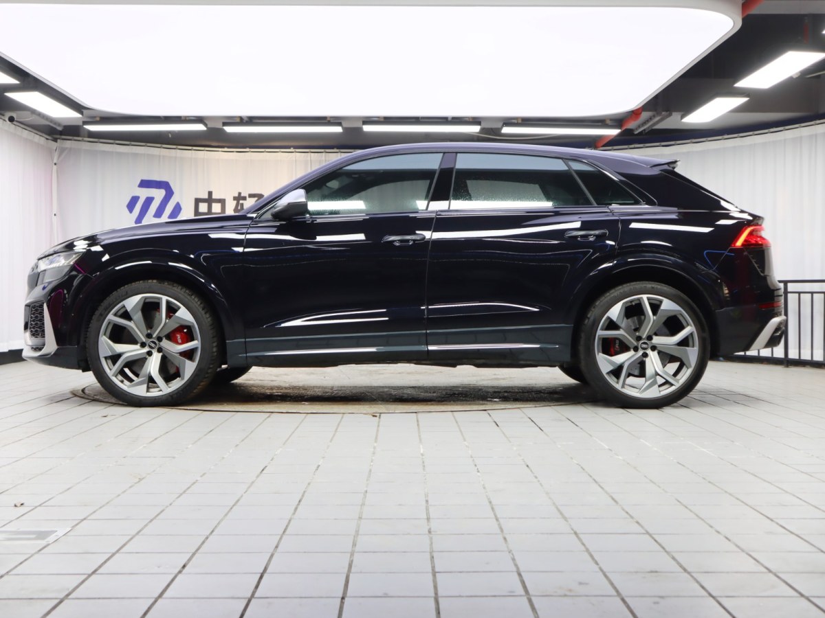 奧迪 Sport 奧迪RS Q8  2021款 RS Q8 4.0T 尊享版圖片