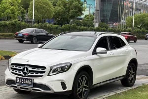 奔馳GLA 奔馳 GLA 200 時(shí)尚型