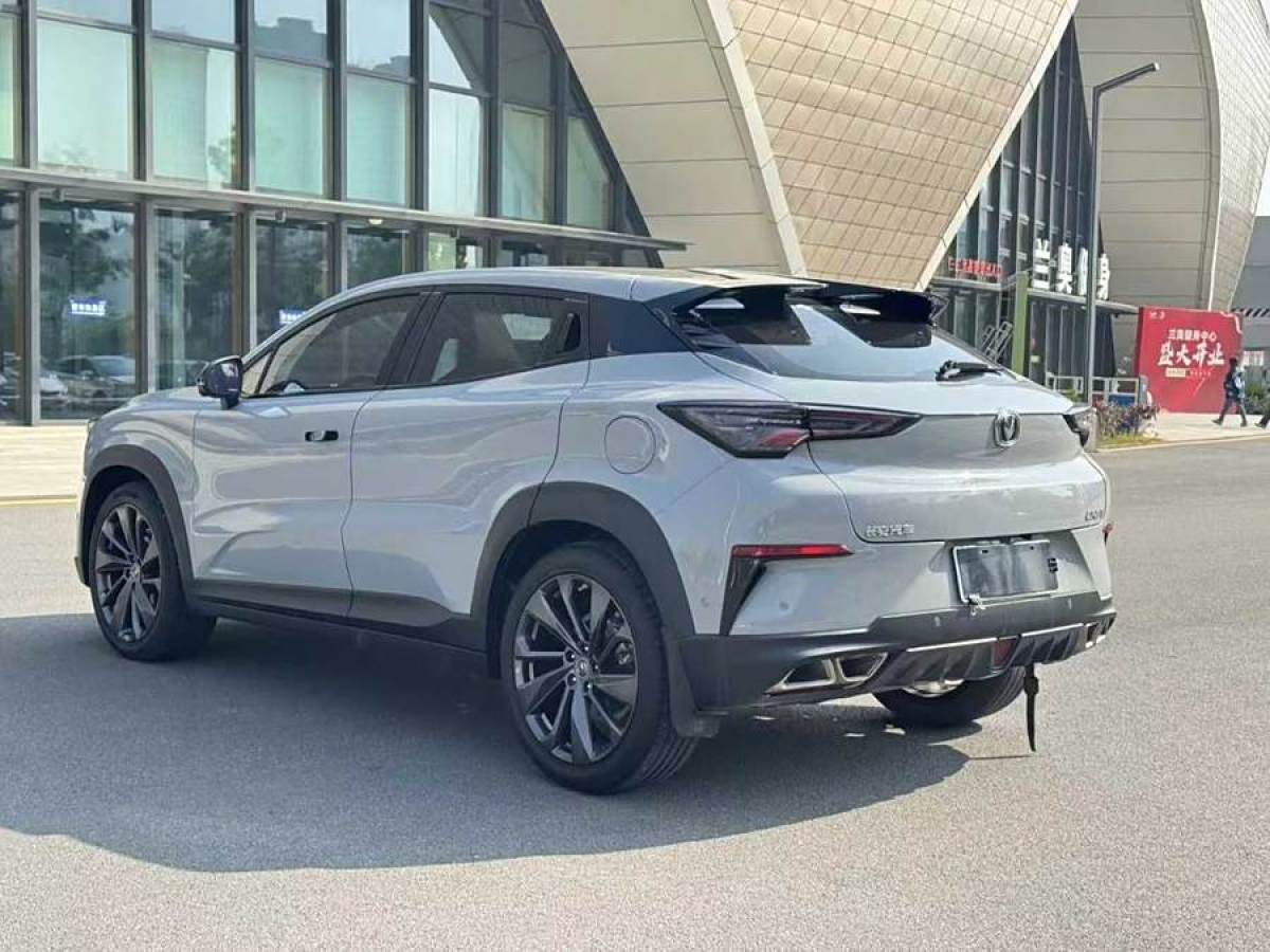 長(zhǎng)安 UNI-T  2020款 1.5T 尊貴型圖片