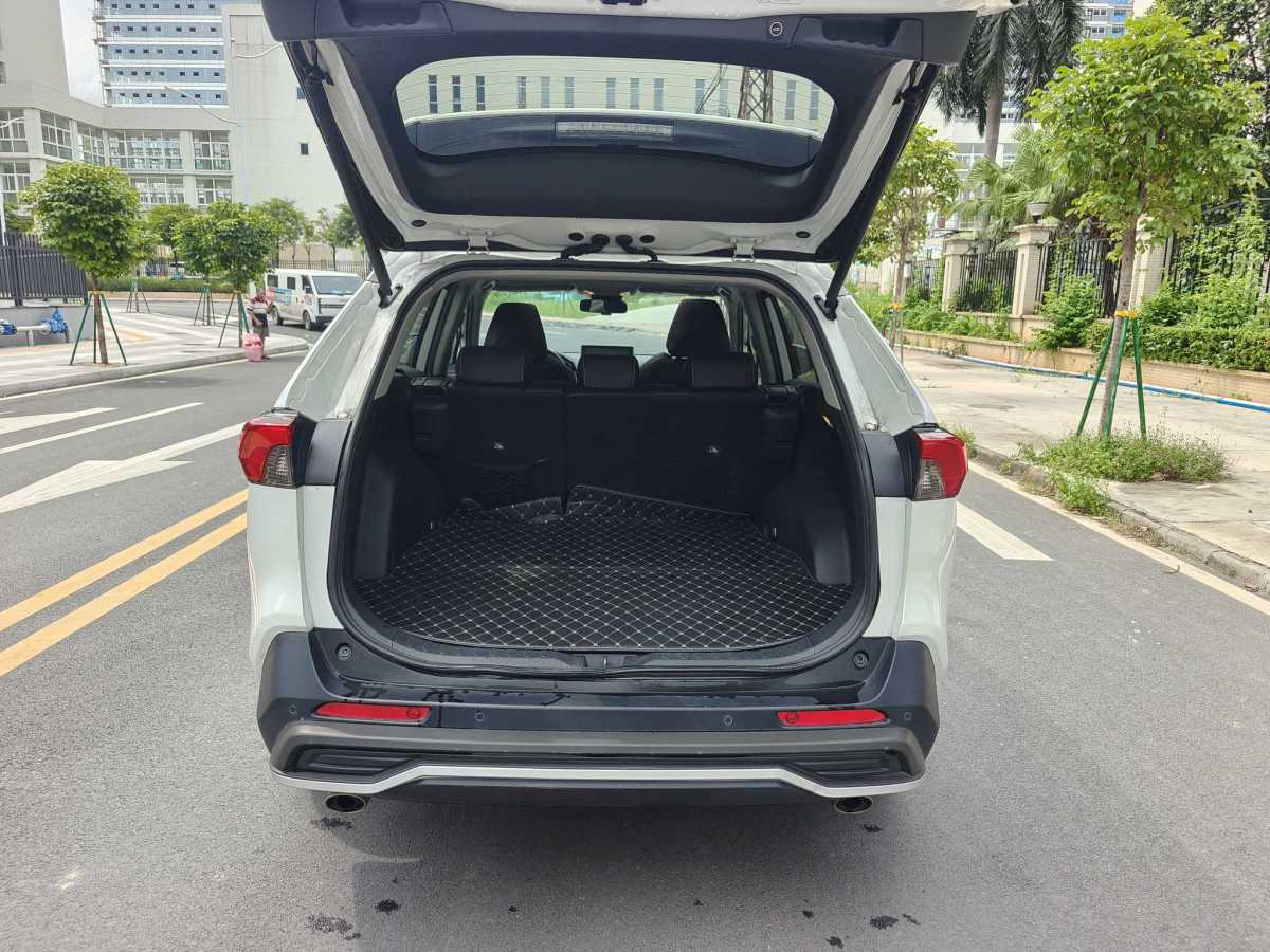 豐田 RAV4  2018款 榮放 2.0L CVT兩驅(qū)風(fēng)尚版圖片
