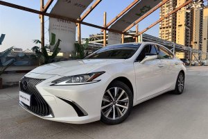 ES 雷克薩斯 300h 卓越版 國V