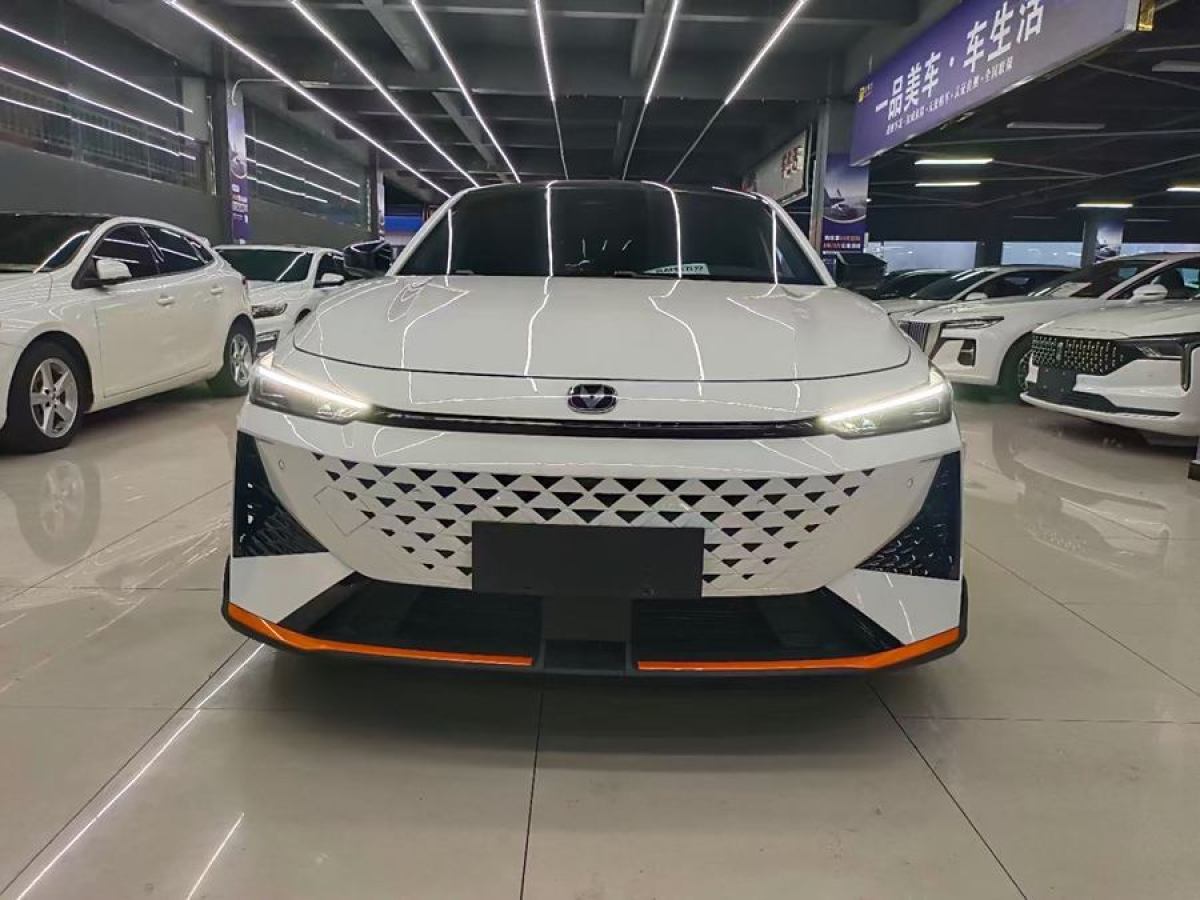 長安 長安UNI-V  2024款 1.5T 尊貴運動型圖片