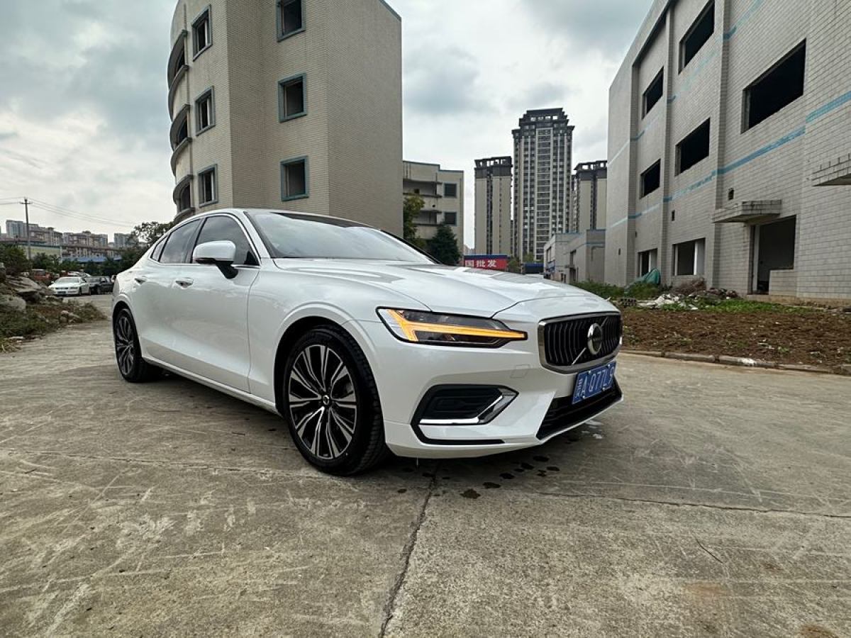 2023年9月沃爾沃 S60L  2024款 B4 智遠(yuǎn)豪華版