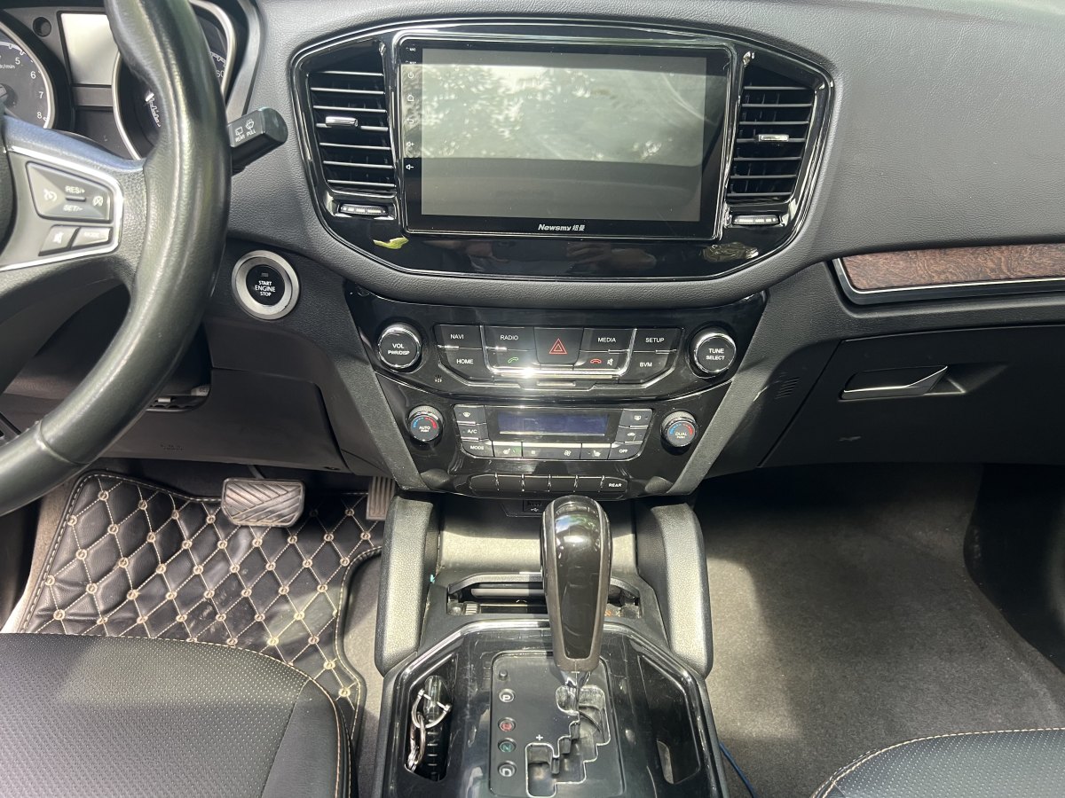 吉利 豪情SUV  2014款 2.4L 自動兩驅(qū)尊貴型圖片