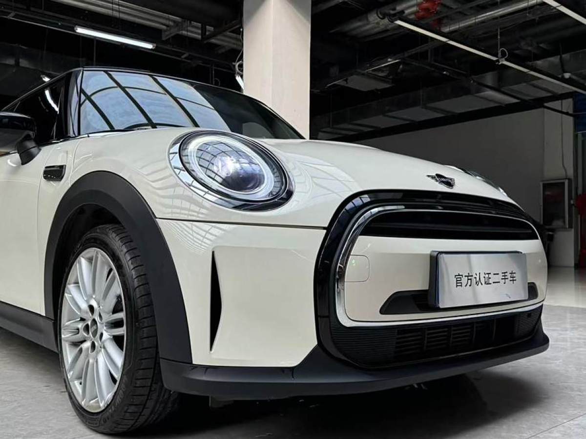 MINI MINI  2022款 改款 1.5T COOPER 藝術(shù)家圖片