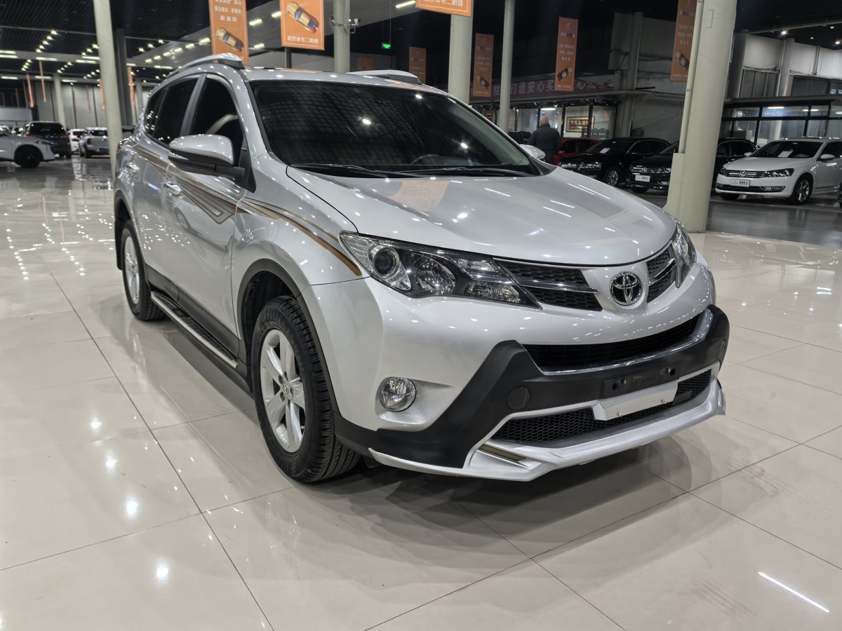 豐田 RAV4  2016款 榮放 2.0L CVT四驅(qū)新銳版圖片