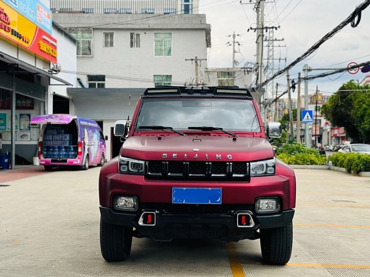 2021年7月北京 BJ40  2020款 2.0T 自動(dòng)兩驅(qū)城市獵人版?zhèn)b客型