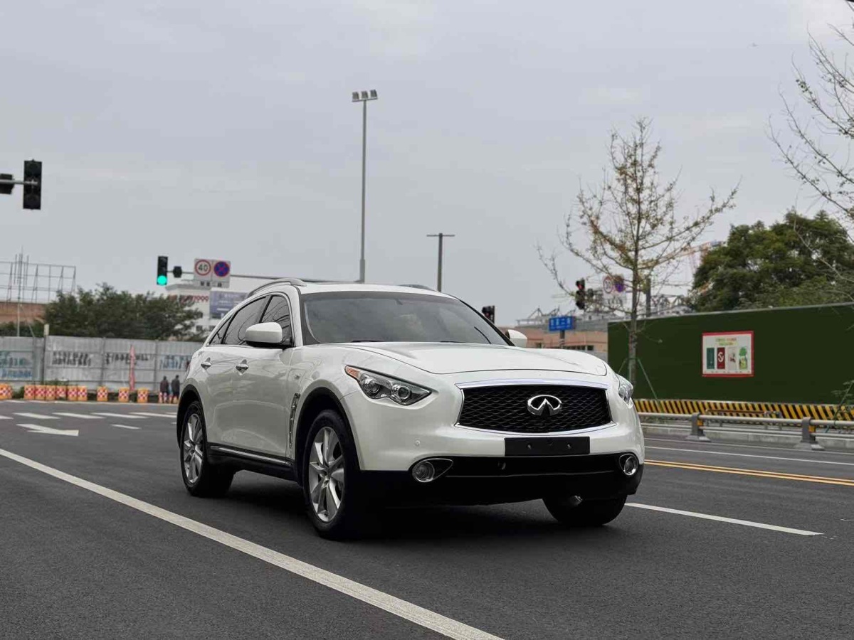 英菲尼迪 QX70  2015款 3.7L 絕影版圖片