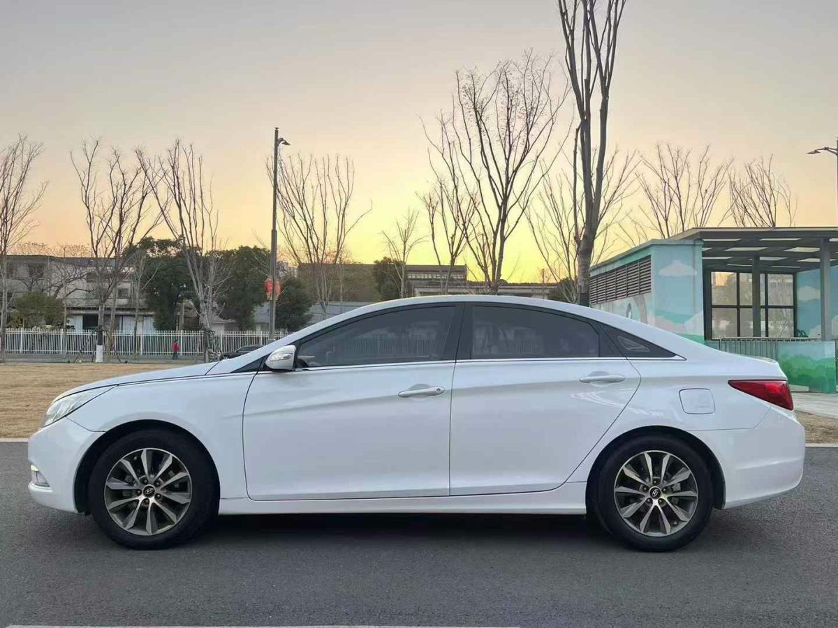 現(xiàn)代 朗動  2013款 1.6L 自動領先型圖片