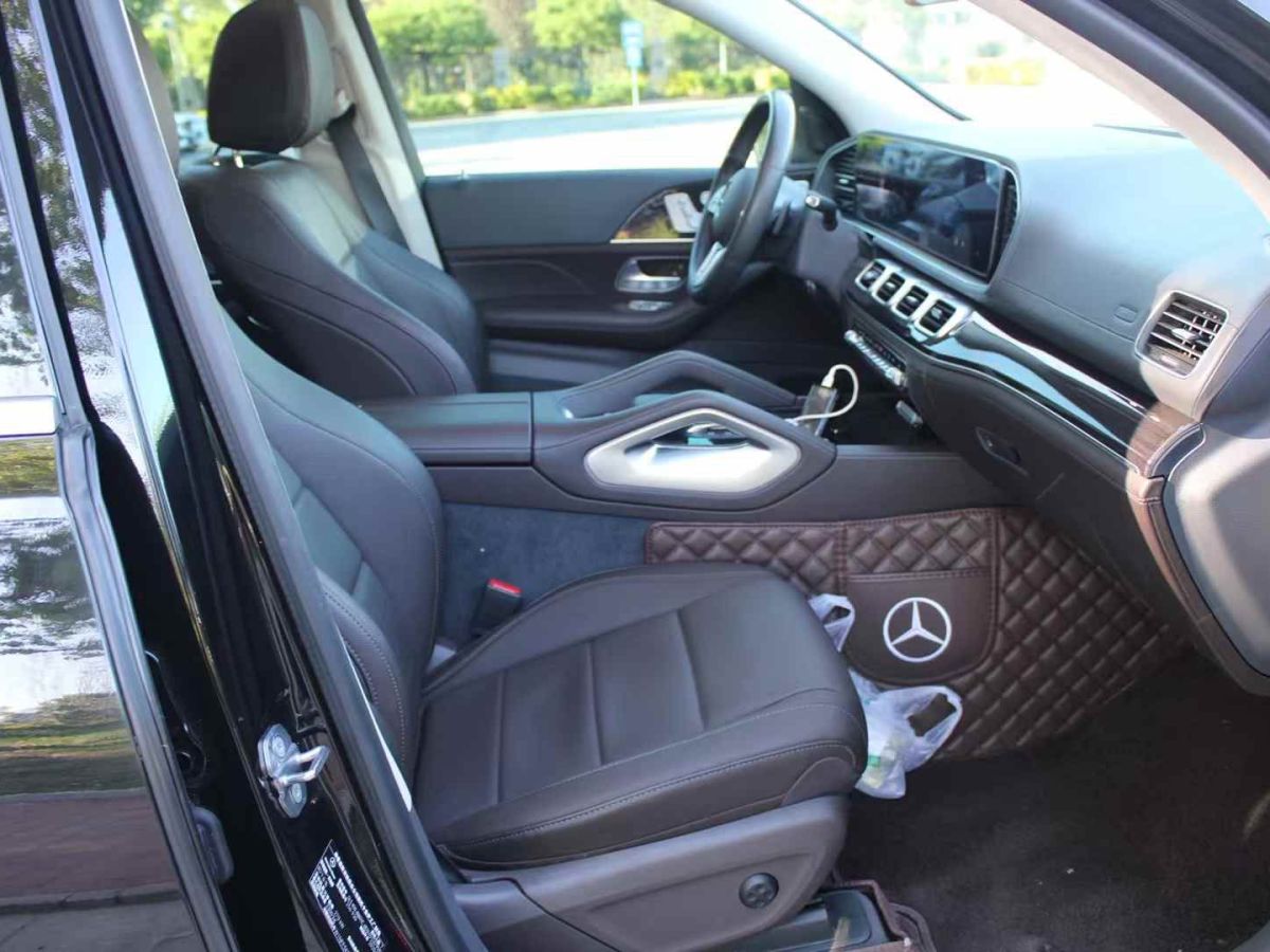 奔馳 奔馳A級(jí)  2020款 A 220 L 4MATIC 運(yùn)動(dòng)轎車圖片