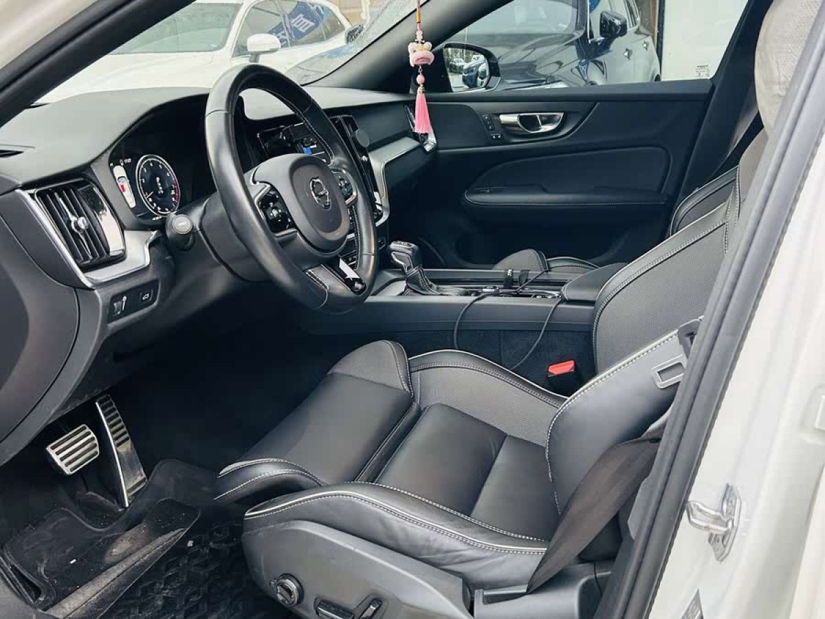 沃爾沃 S60L  2021款 T4 智遠(yuǎn)運(yùn)動(dòng)版圖片