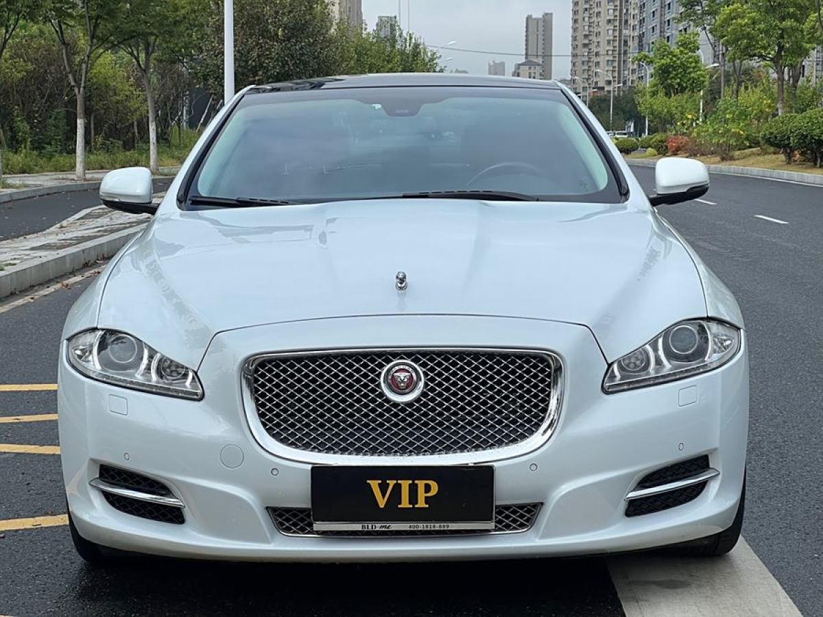 捷豹 XJ  2015款 XJL 2.0T 兩驅(qū)典雅商務(wù)版圖片