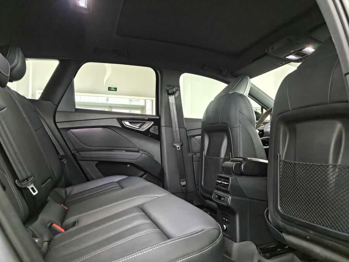 奧迪 奧迪Q4 e-tron  2024款 50 e-tron quattro 創(chuàng)境曜夜版圖片