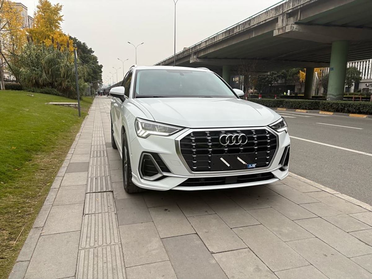 奧迪 奧迪Q3  2022款 40 TFSI 時(shí)尚動(dòng)感型圖片