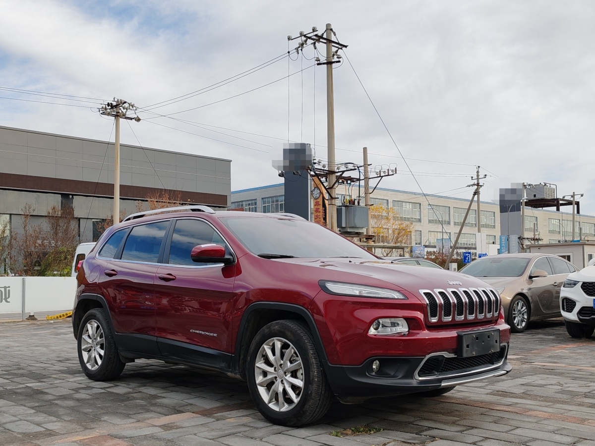 Jeep 自由光  2016款 2.4L 優(yōu)越版圖片