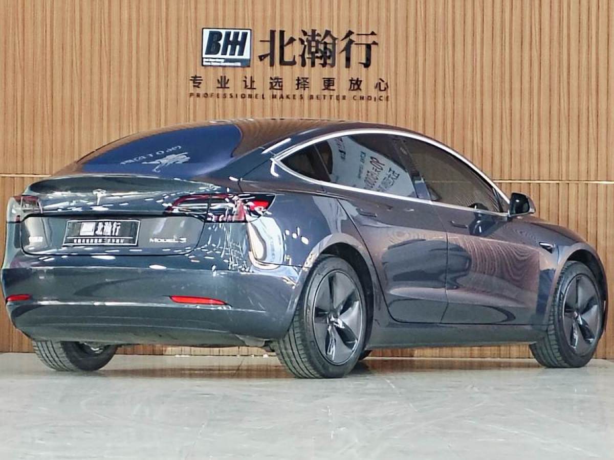 特斯拉 Model 3  2020款 改款 標(biāo)準(zhǔn)續(xù)航后驅(qū)升級(jí)版圖片