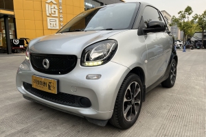 fortwo smart 1.0 MHD 硬顶激情版