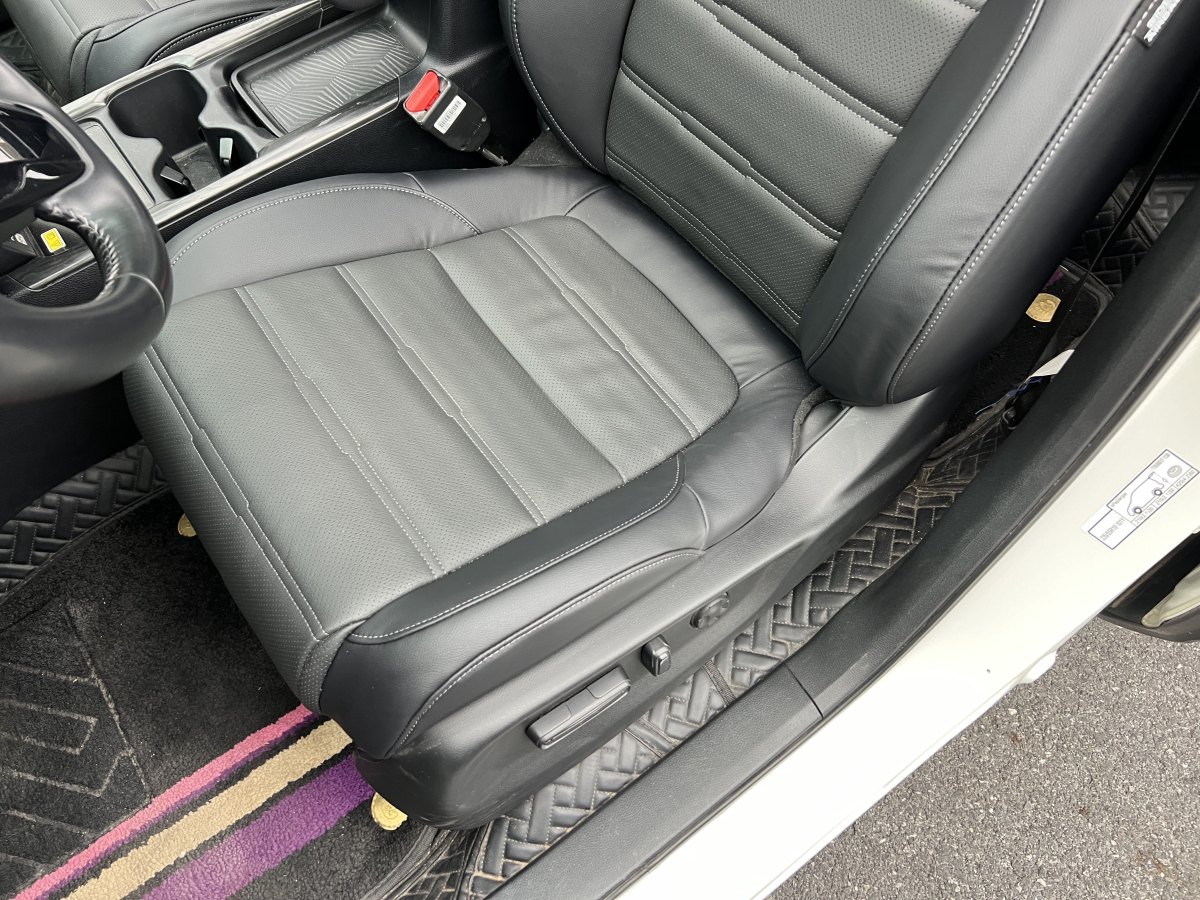本田 CR-V  2020款 240TURBO CVT兩驅(qū)黑爵士版圖片