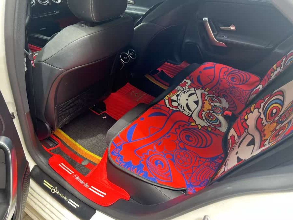 奔馳 奔馳A級(jí)  2021款 A 200 L 運(yùn)動(dòng)轎車動(dòng)感型圖片