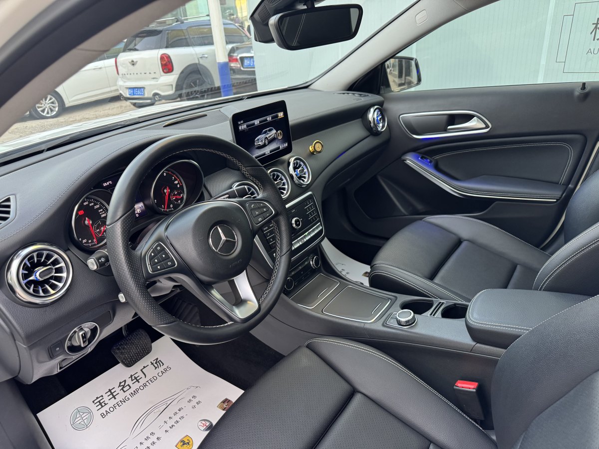 奔馳 奔馳GLA  2018款 GLA 220 4MATIC 運(yùn)動型圖片