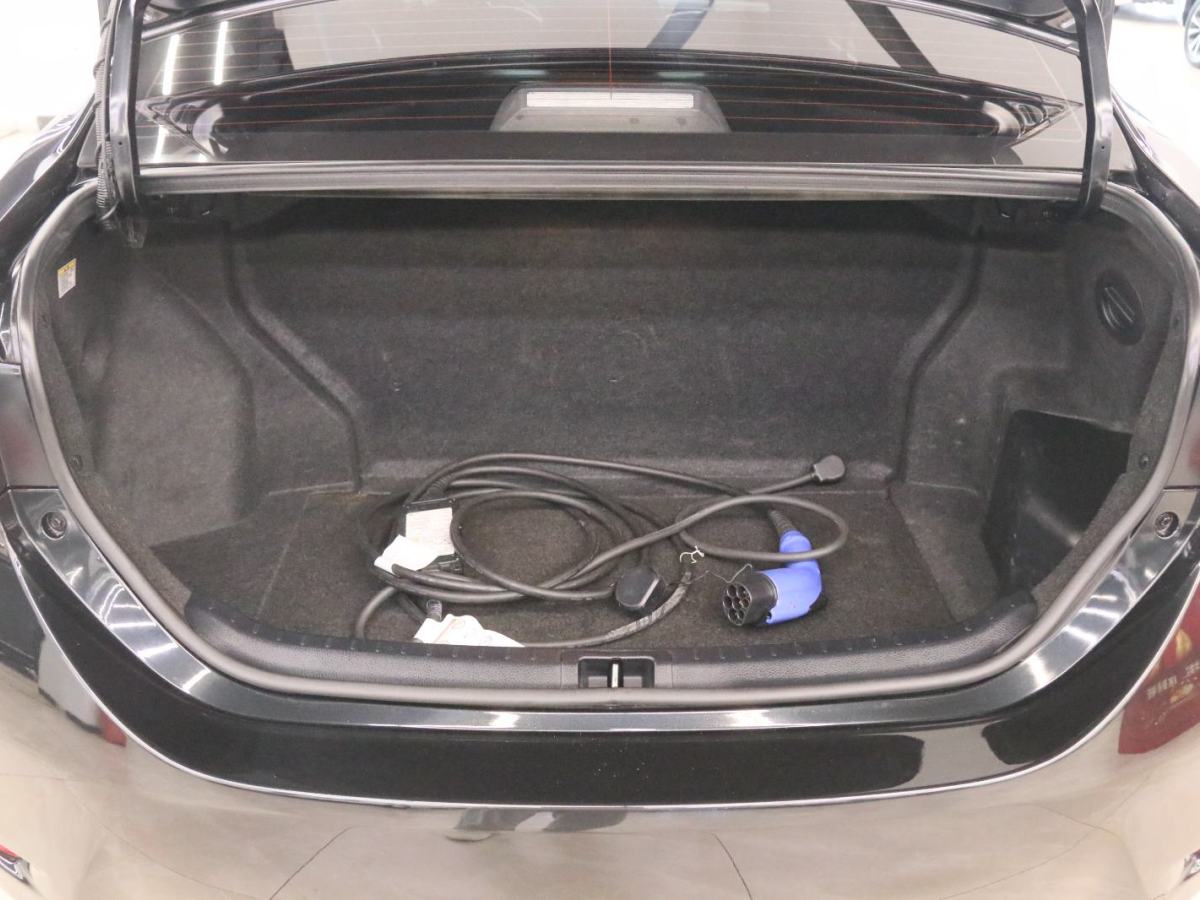 豐田 卡羅拉雙擎E+  2019款 1.8L 領(lǐng)先版圖片